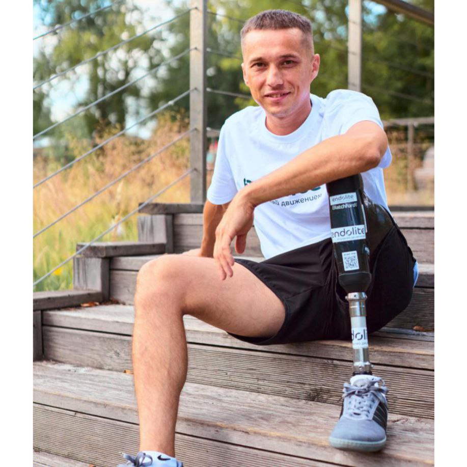 «Снова почувствовать свою походку»: История Максима Калинина о пути к себе длиной в 11 лет